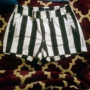 American eagle Hi-Rise shorts